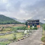 Montagna Hostel, Motel And Campsite